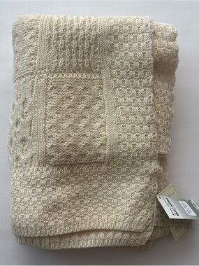 Aran Crafts Irish Shamrock Blanket Throw 100% Merino Wool 50 x 60 Cable Knit